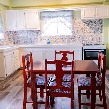Golden Palms Apartment Kingstown Buitenkant foto