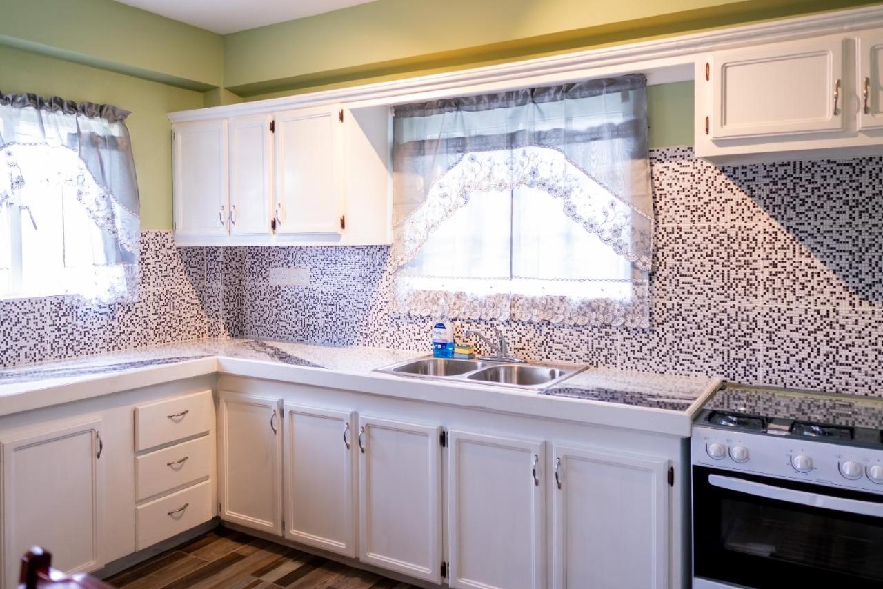Golden Palms Apartment Kingstown Buitenkant foto